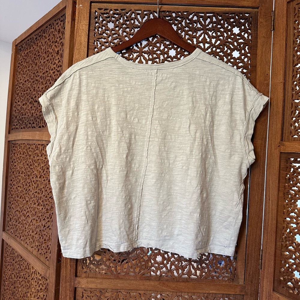 NATURAL LIFE Pale Gray Floral Peace Sign Crop Top - Picture 2 of 5